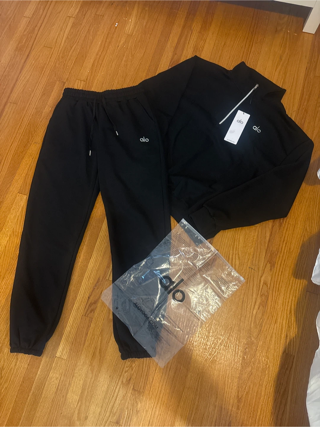 Alo Yoga Black Sweatpants and Quarter Zip Set