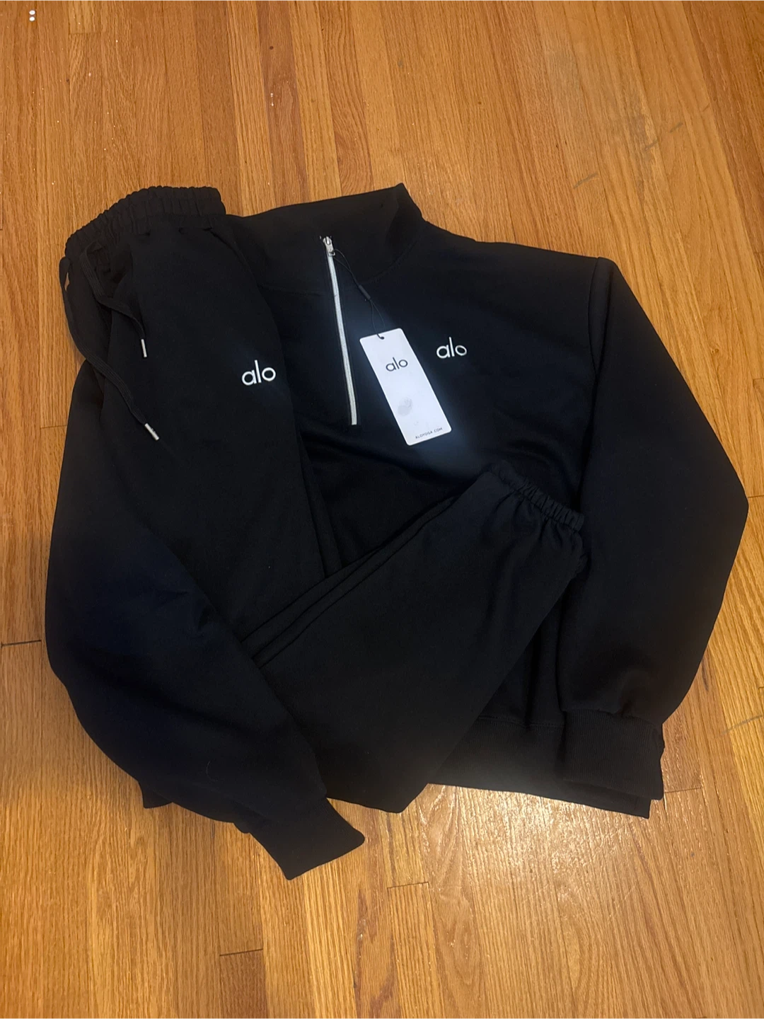 Alo Yoga Black Sweatpants and Quarter Zip Set - photo 2
