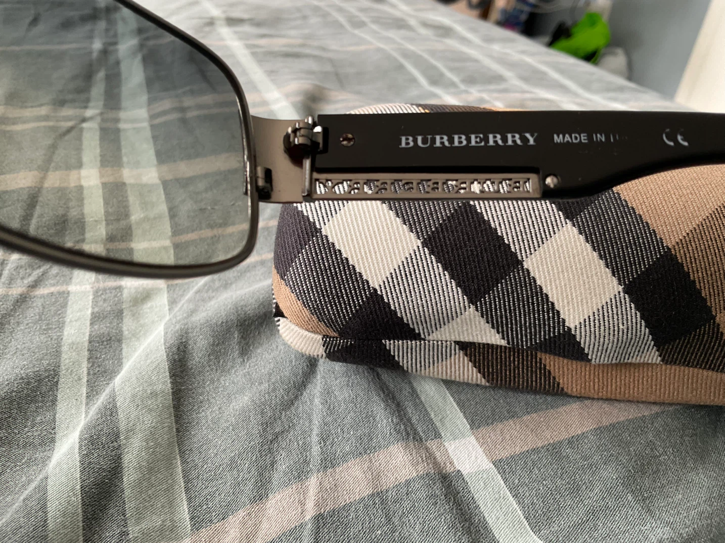 Burberry Sunglasses with Case - photo 3