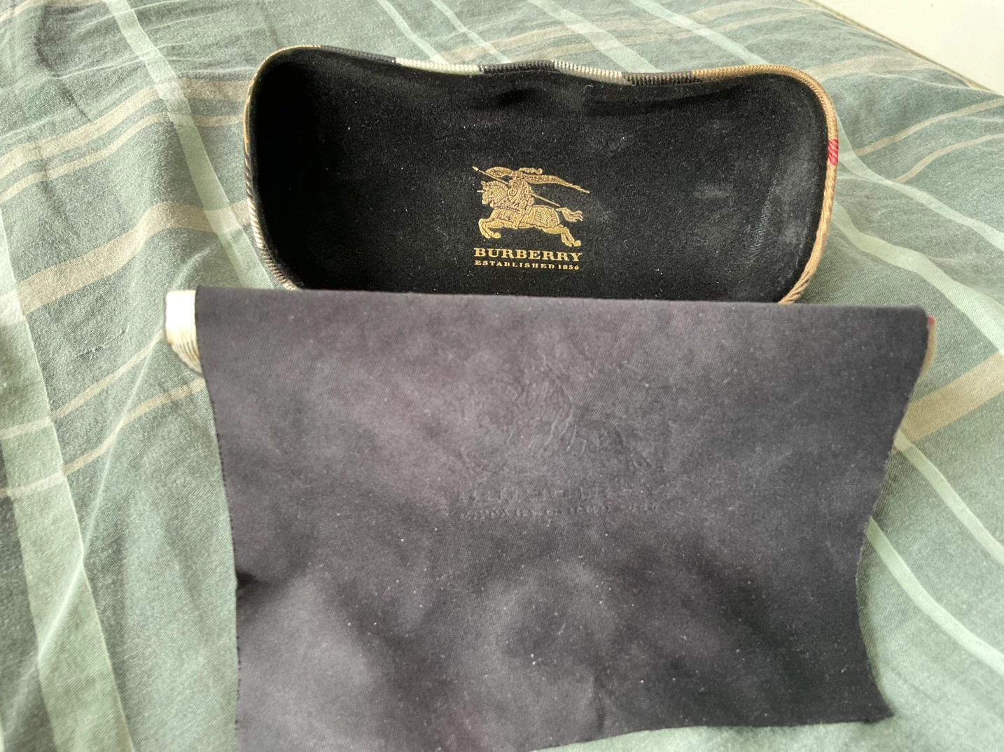 Burberry Sunglasses with Case - photo 4