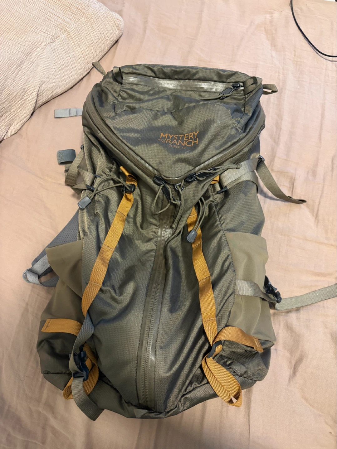 Mystery Ranch 33L hiking/ travel Backpack