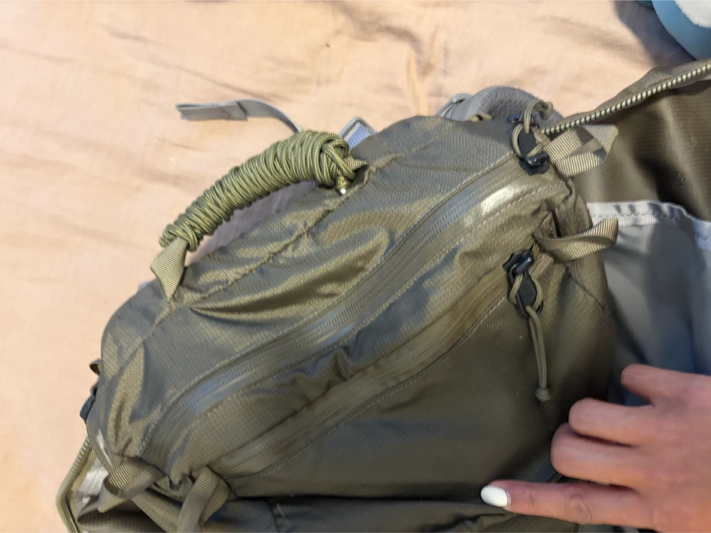 Mystery Ranch 33L hiking/ travel Backpack - photo 4