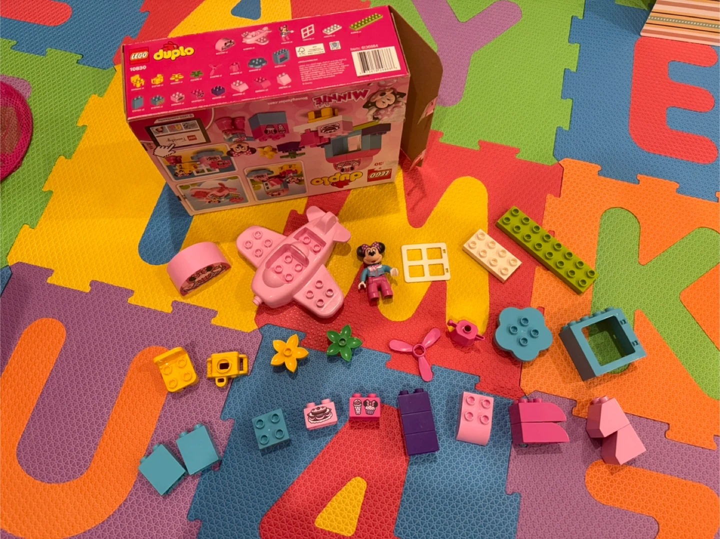 LEGO Duplo Minnie's Cafe 10830 Junior Building Toy Set - photo 3