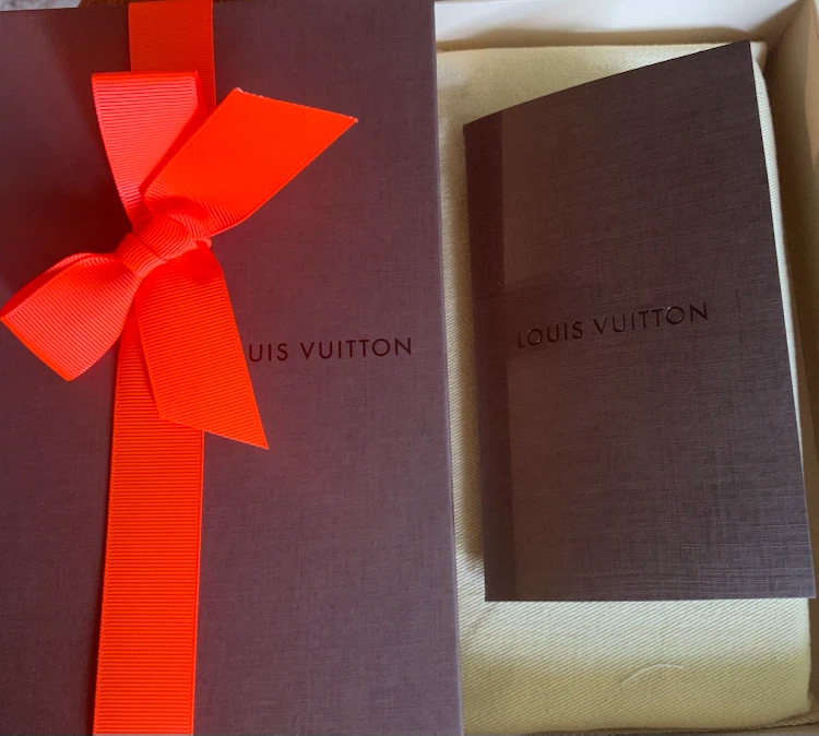 Authentic Louis Vuitton Zippy Wallet - photo 4