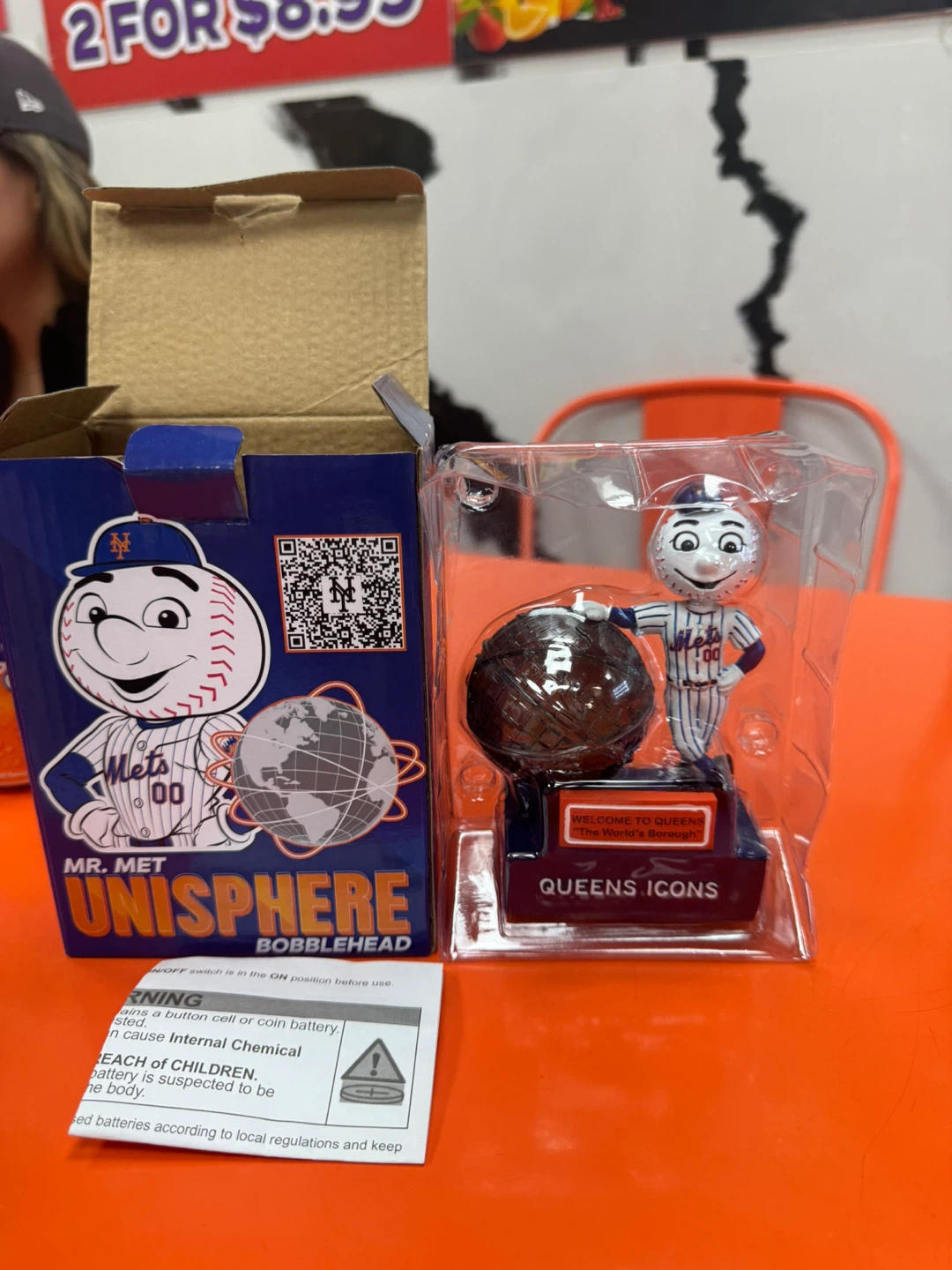 Mr. Met "Unisphere" Bobblehead - Queens Icons - photo 2