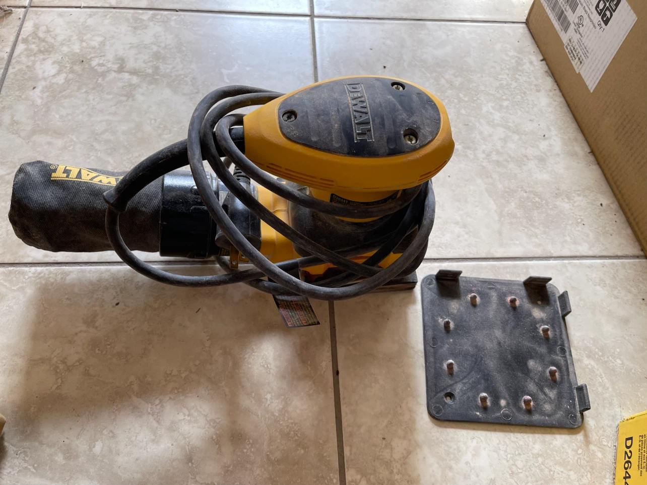 DEWALT 1/4 Sheet Palm Grip Sander D26441 - photo 3