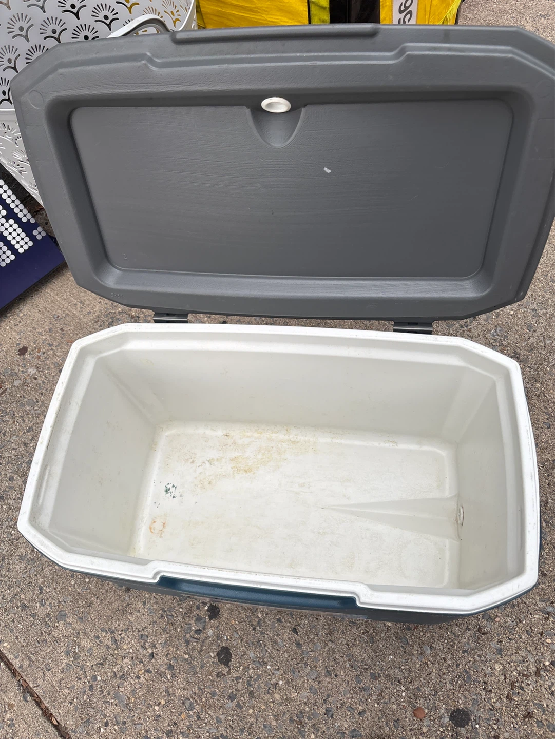 Coleman Xtreme 70 Quart Cooler - photo 3