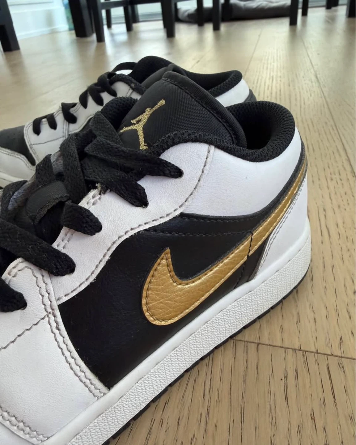 Air Jordan 1 Mid Shoes - photo 3