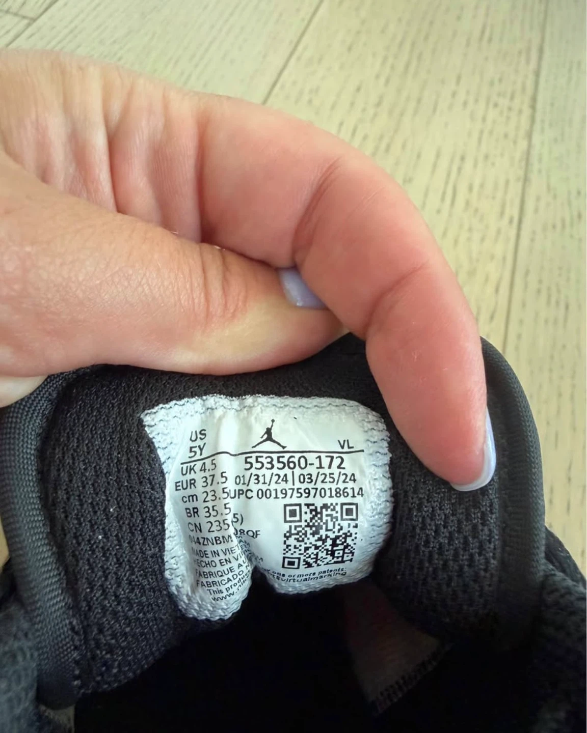 Air Jordan 1 Mid Shoes - photo 4