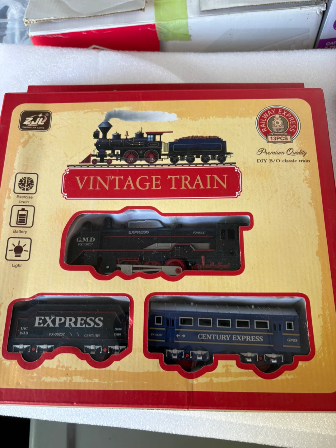 VINTAGE CLASSIC EXPRESS TRAIN SET (13 PIECES) — NEW IN BOX
