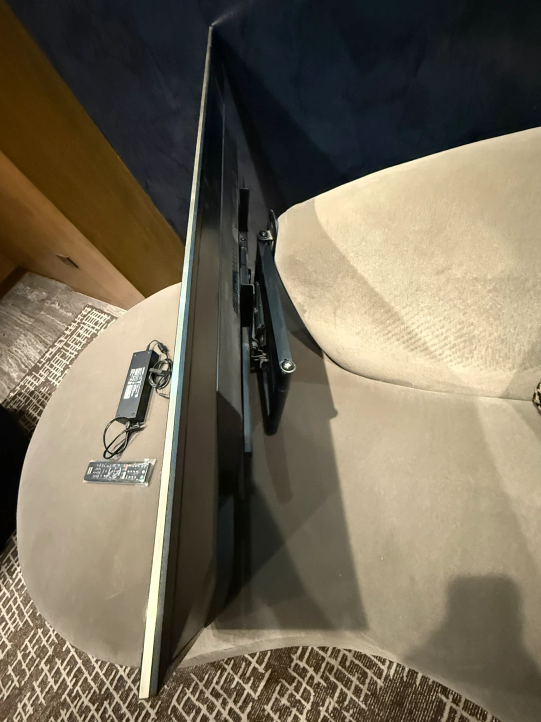 Sony TV with AC Adapter and Remote - photo 2