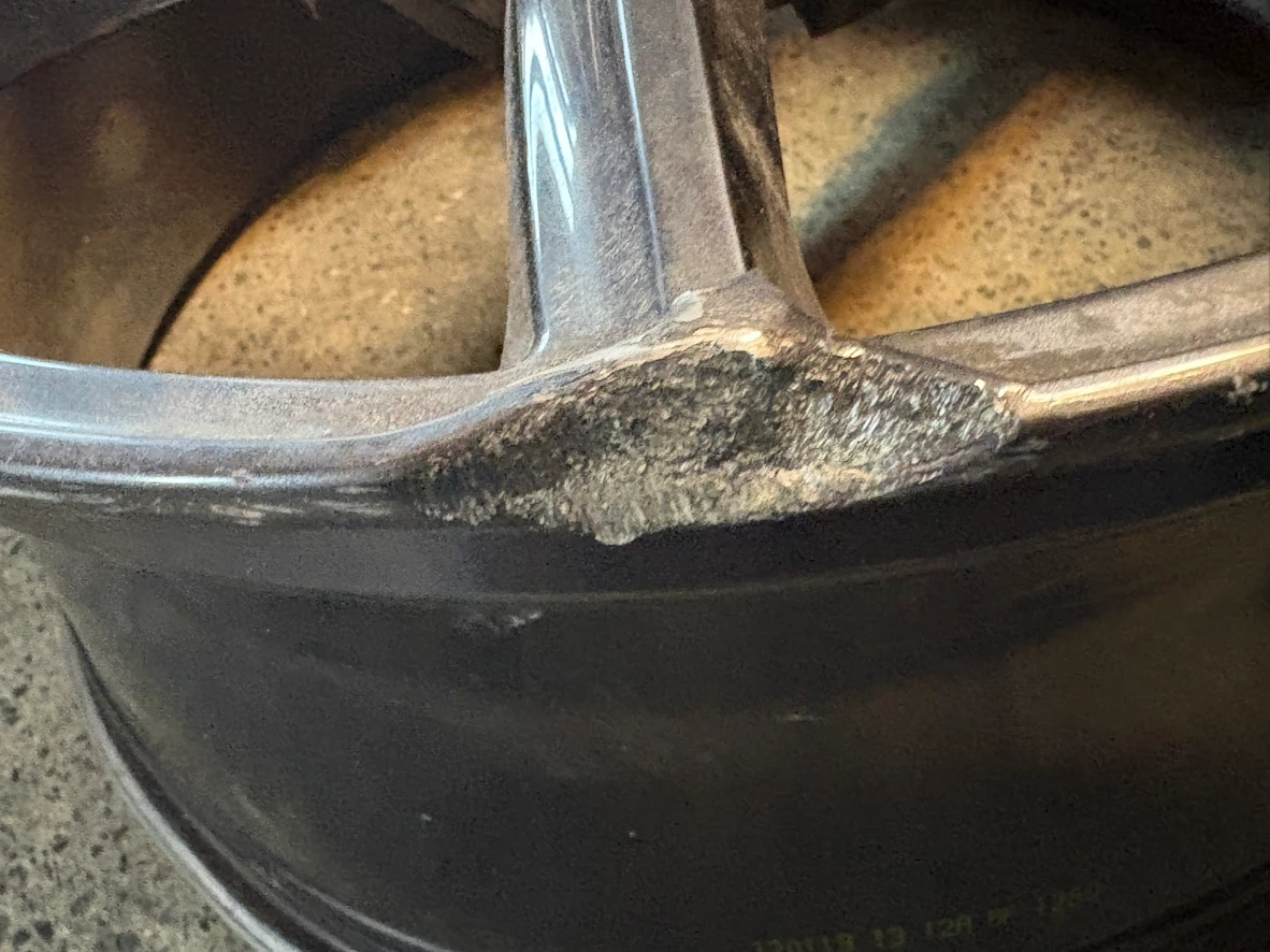 20" OEM Dodge Durango SRT Rims –(3 Good, 1 Damaged) - photo 2