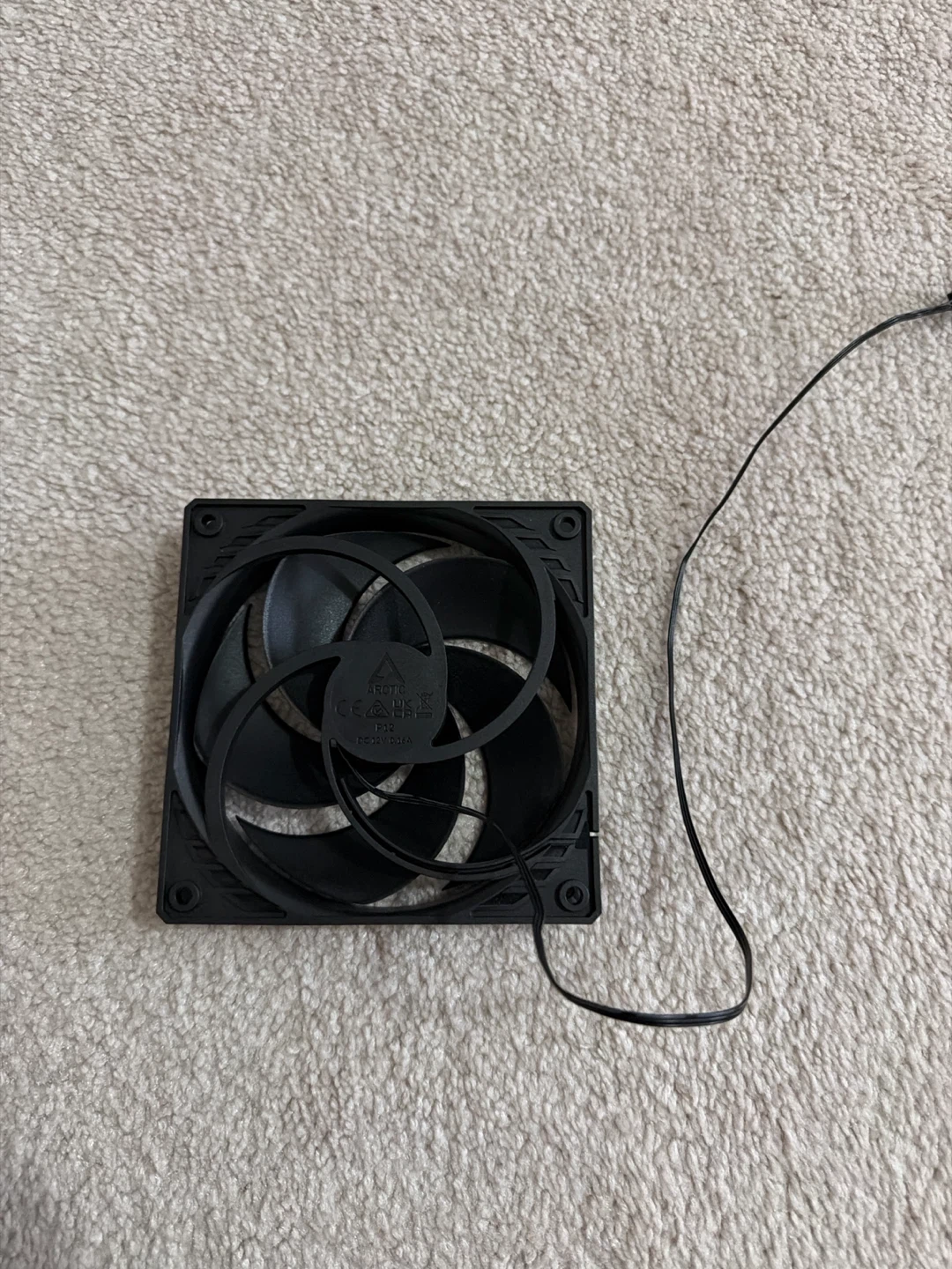 Arctic PC Case Fans (4-Pack) NEVER USED - photo 2