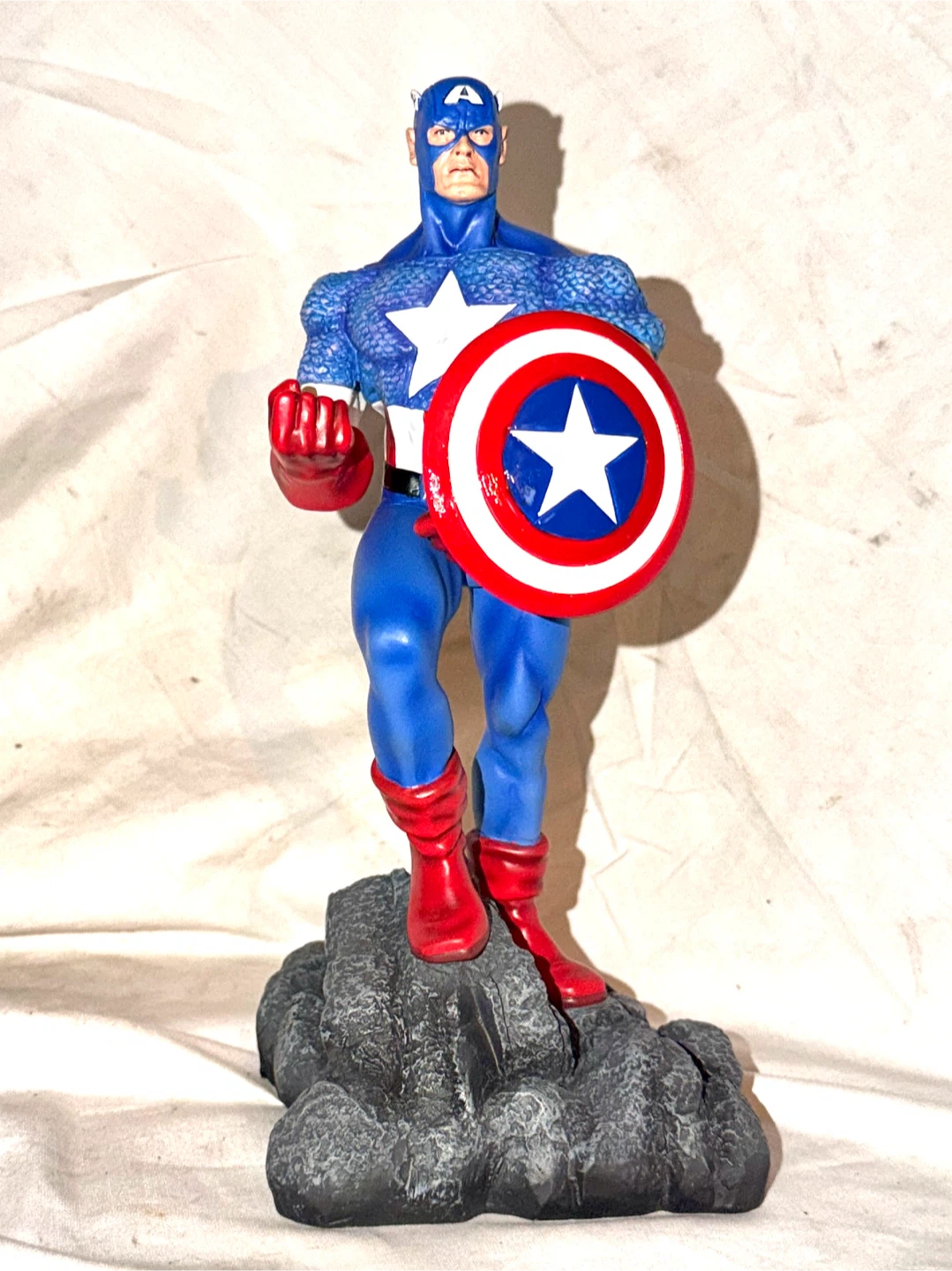 Captain America LE collectible Statue new avengers - photo 2