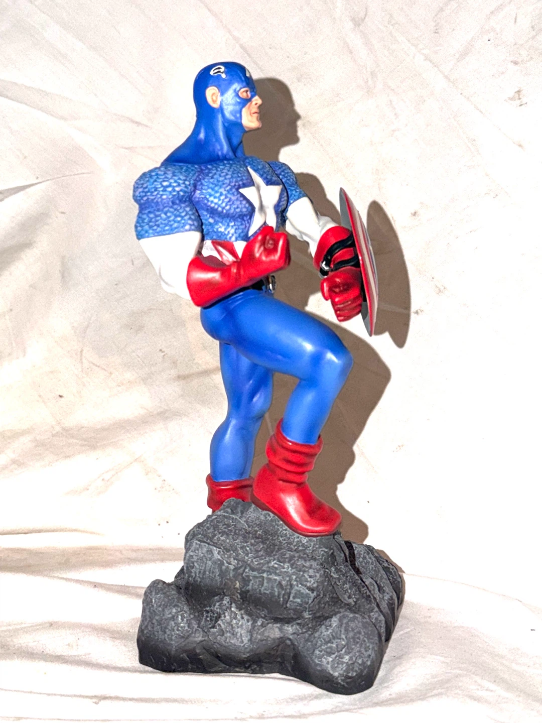 Captain America LE collectible Statue new avengers - photo 3