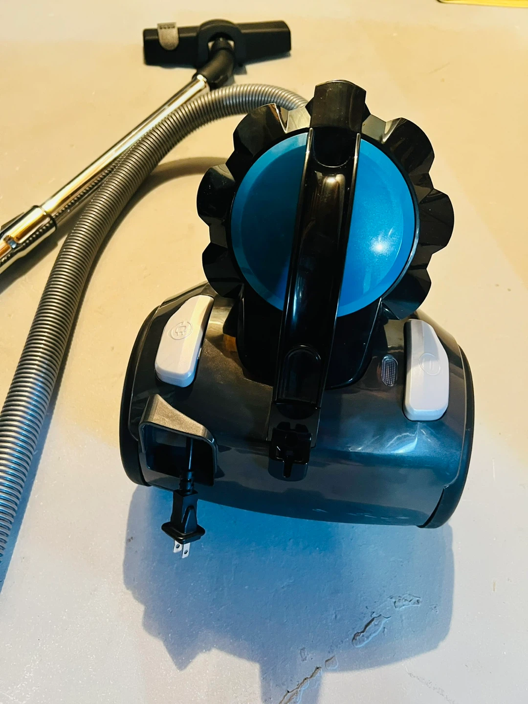 Bissell Cleanview Compact Canister Vacuum Cleaner - photo 3