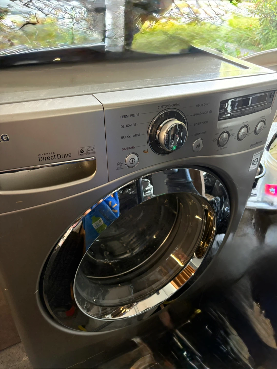 LG Front Load Washer (Direct Drive) – Needs Door Seal