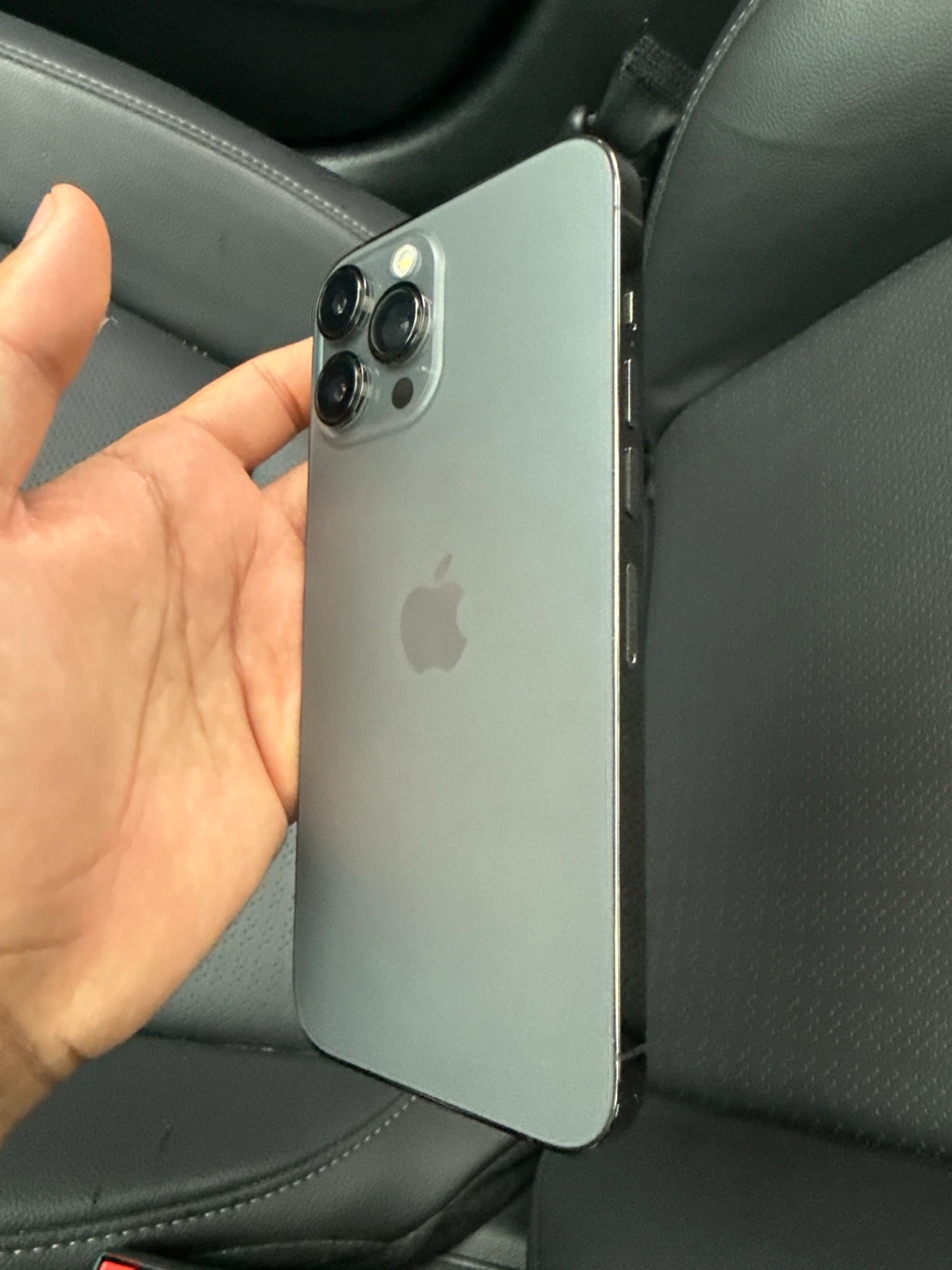 Apple iPhone 13 Pro Max - photo 3