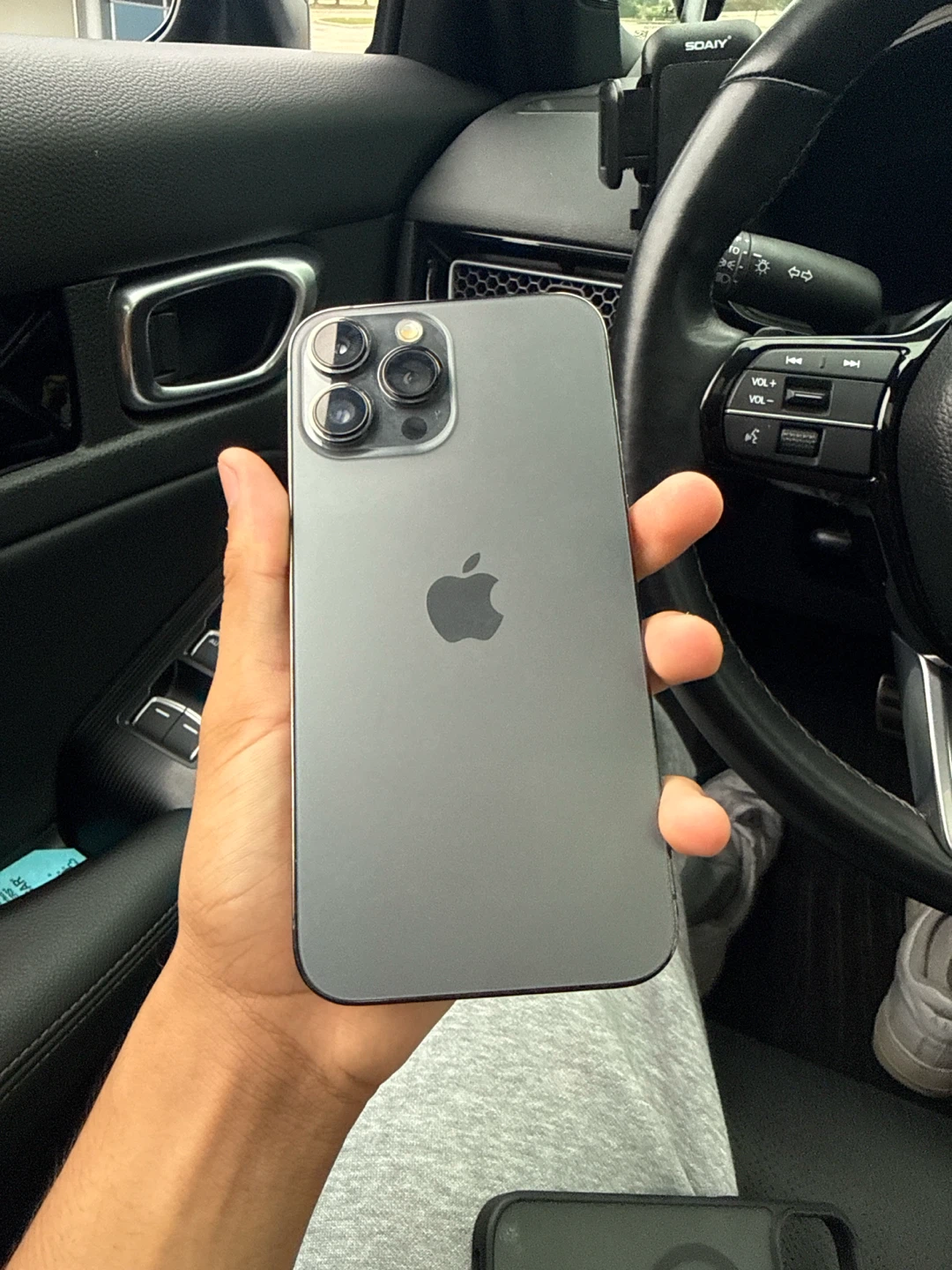 Apple iPhone 13 Pro Max - photo 4