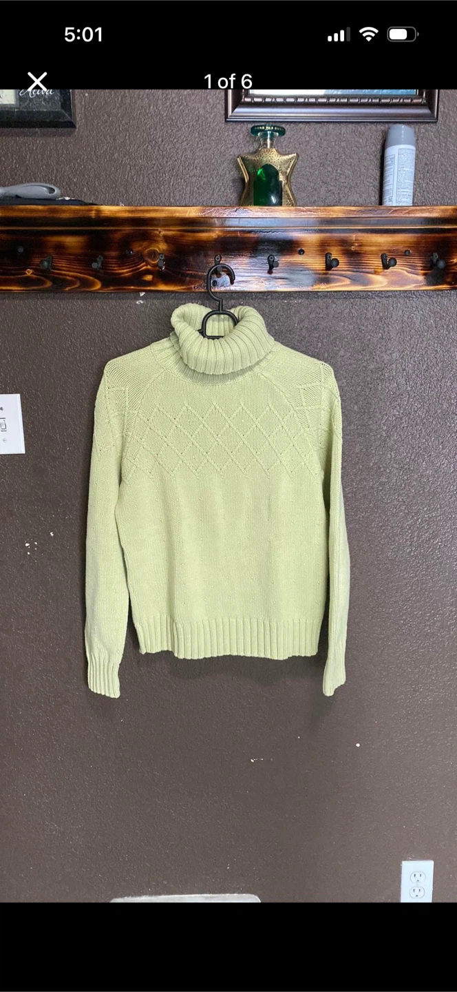 Denver Hayes Vintage Knit Turtle Neck Sweater