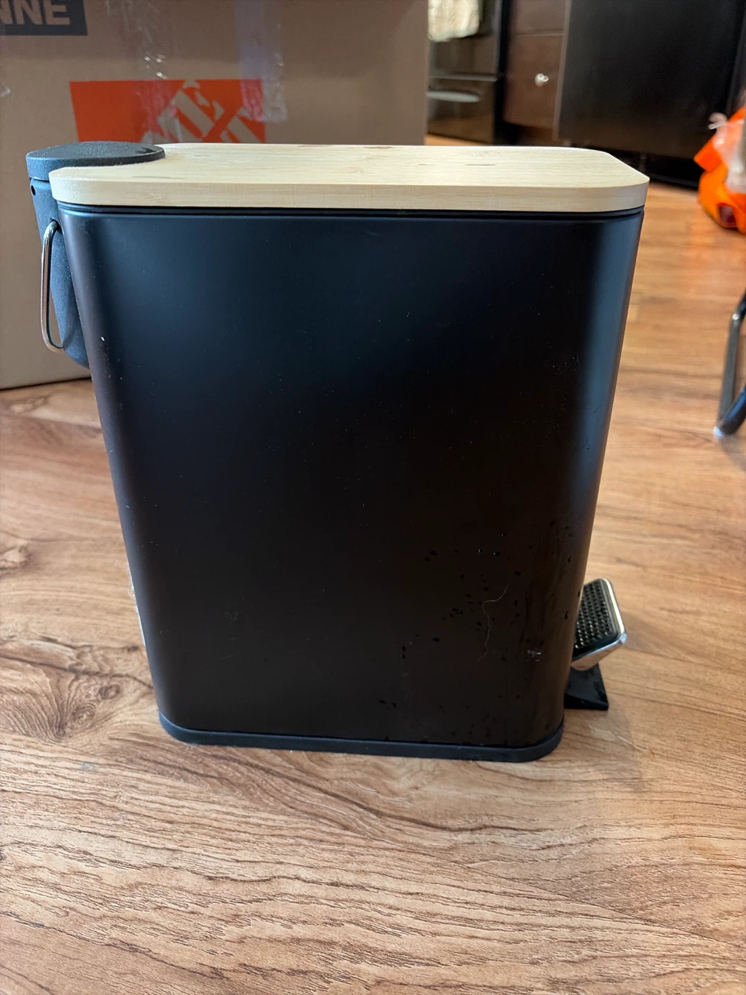 Garbage bin - photo 3
