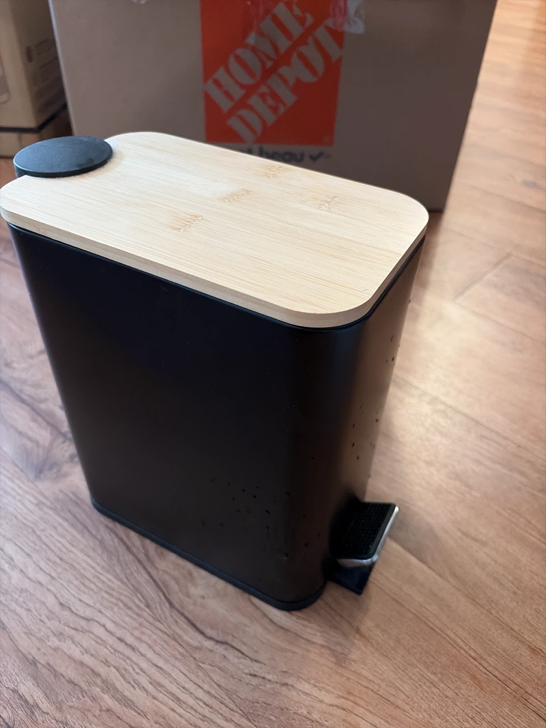 Garbage bin