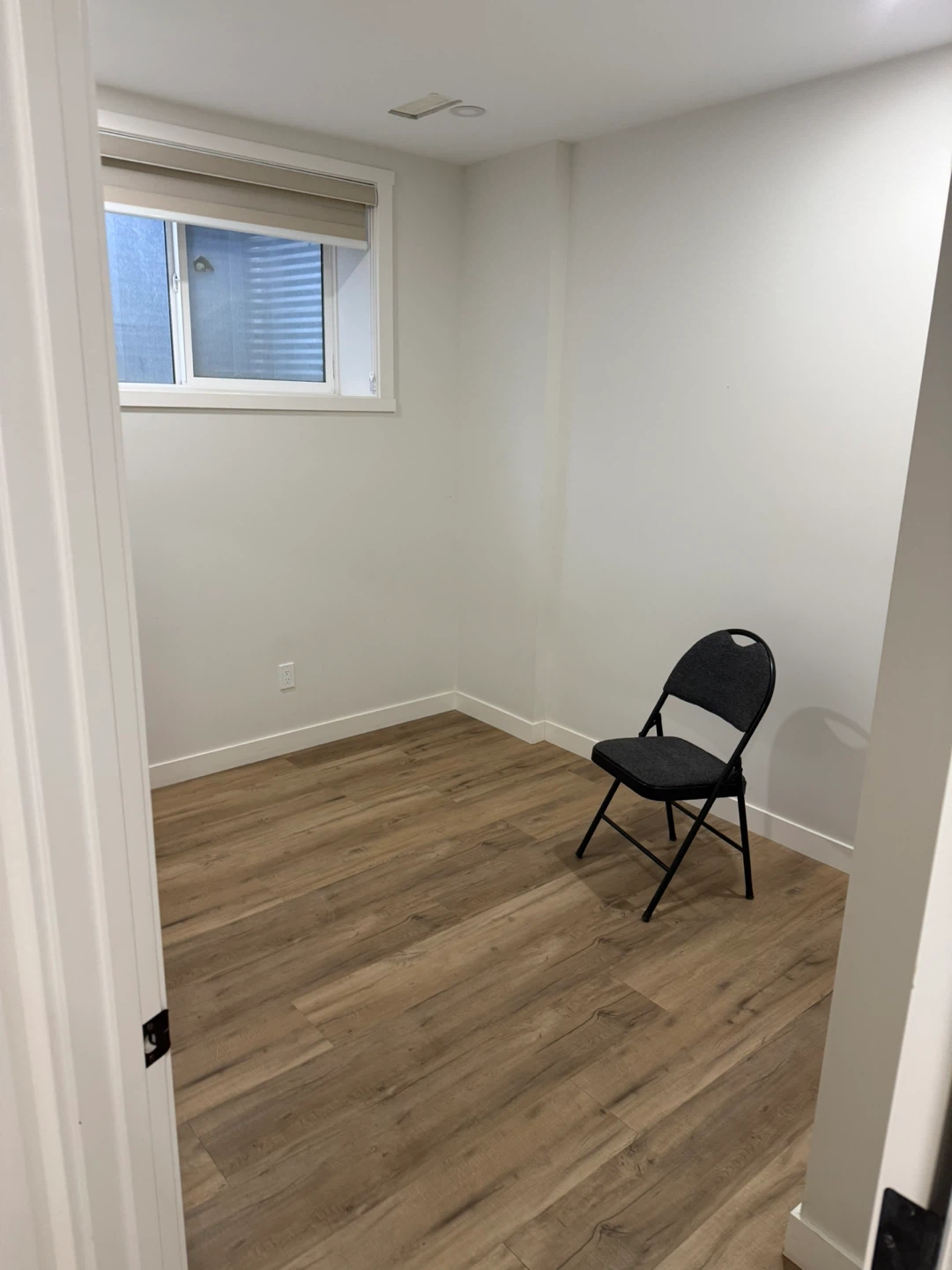 Basement for rent - photo 4