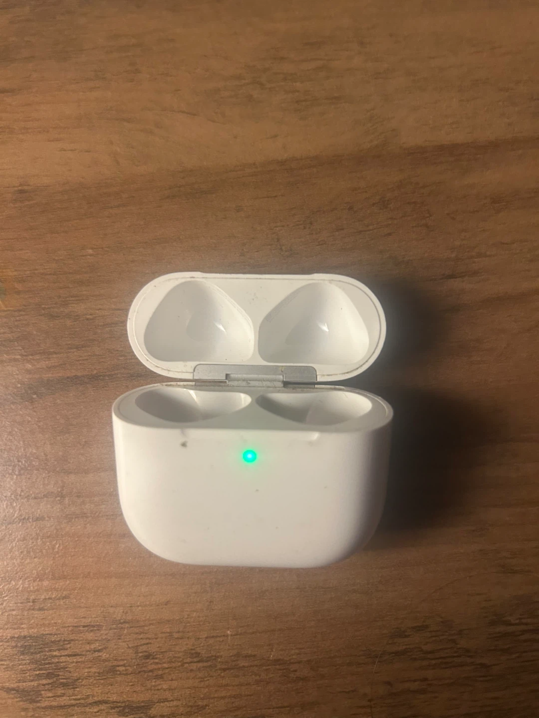 Apple AirPods Pro Charging Case