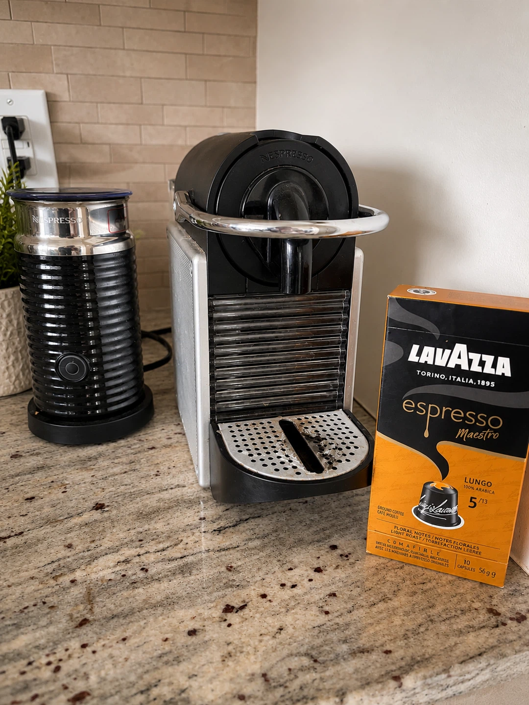 Nespresso Original Machine with Nespresso Milk Frother