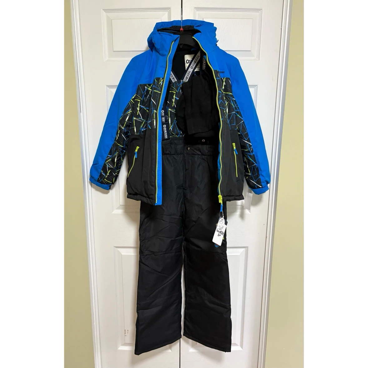 NEW, Oshkosh 2-piece Snowsuit with Hat & Neck warmer, size 14. - photo 2