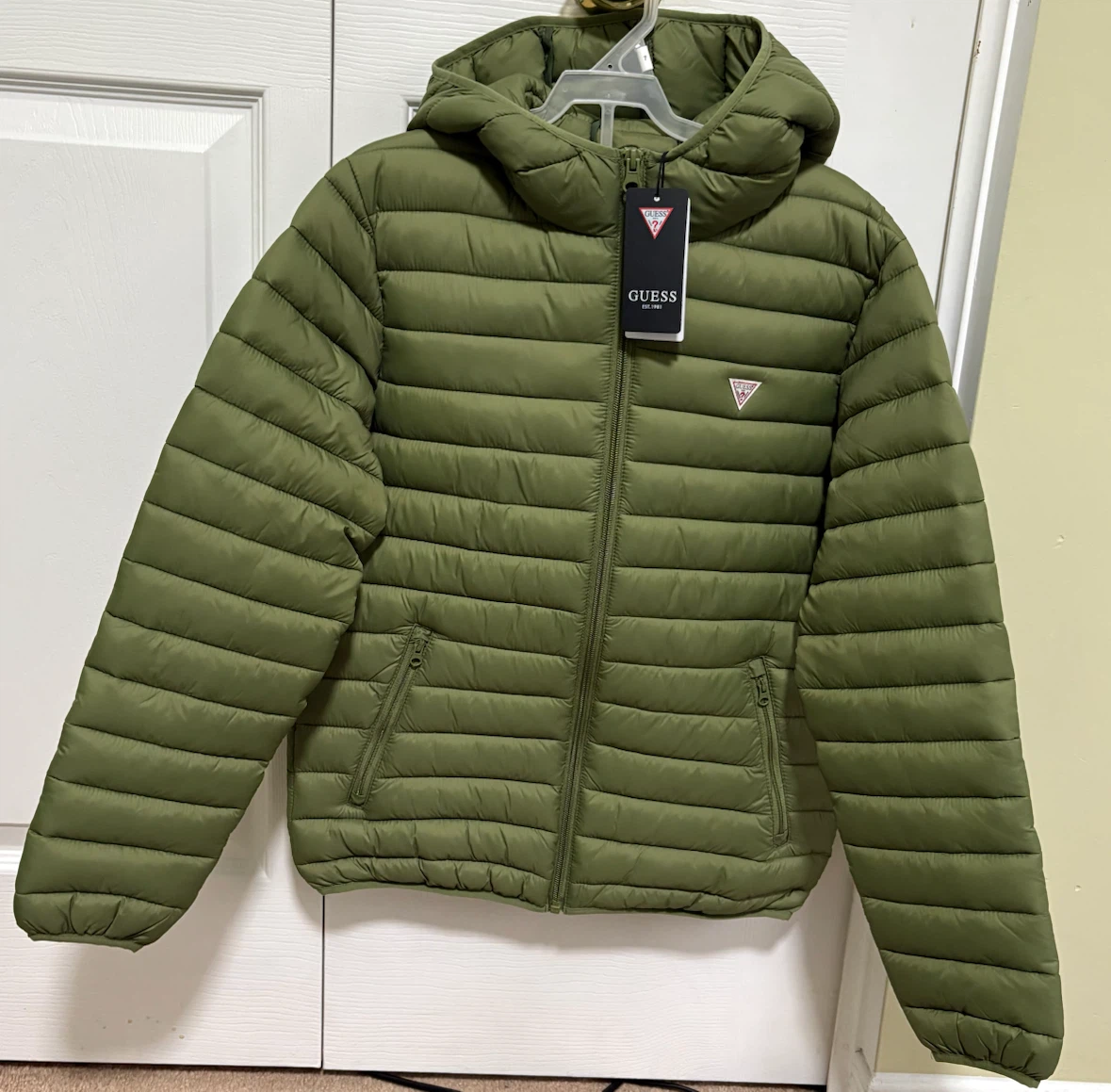 NEW, Guess Kids Winter Down Puffer Jacket, size L (12).