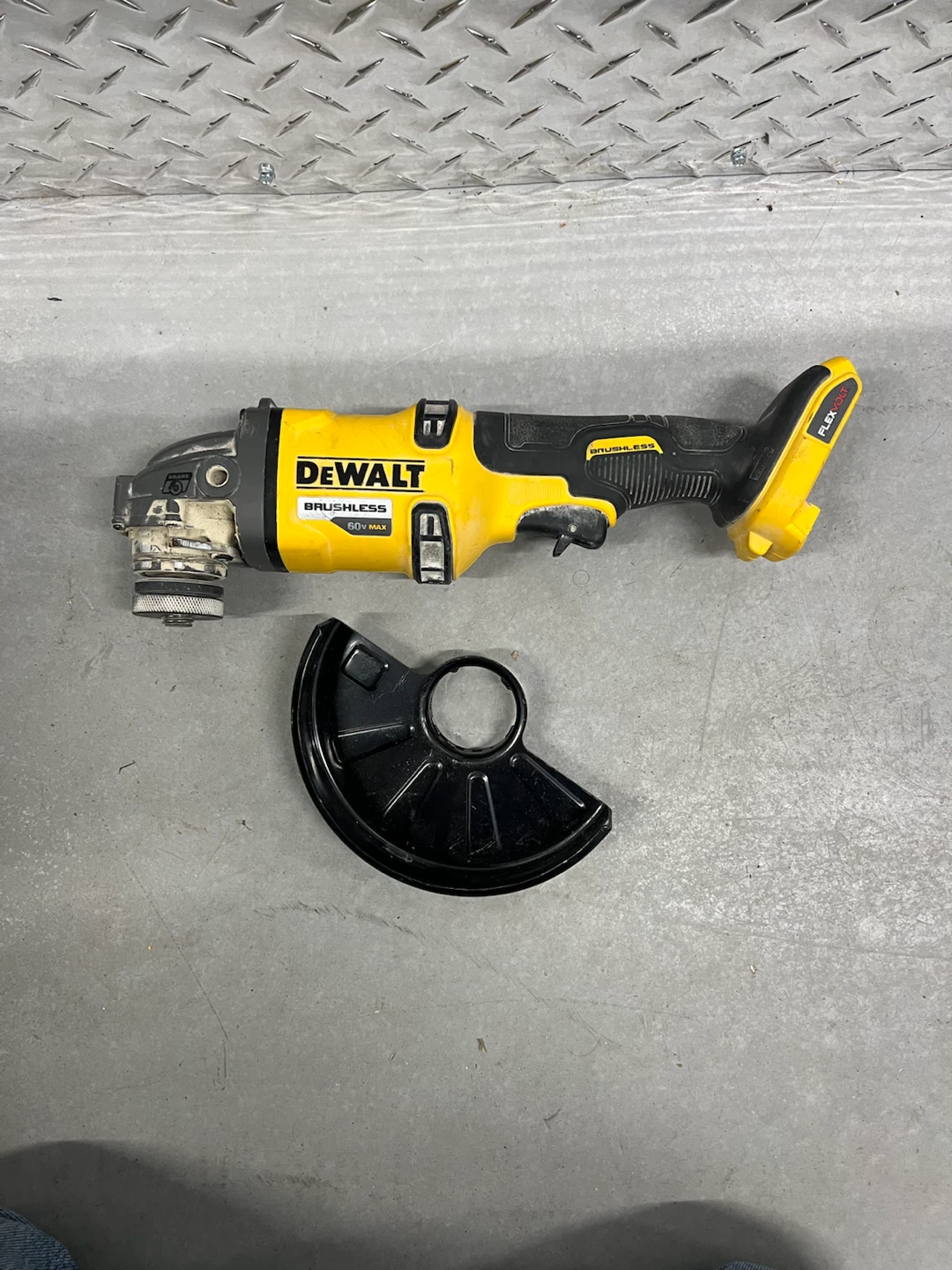 Dewalt DCG414 Grinder - 4-1/2" (115mm)