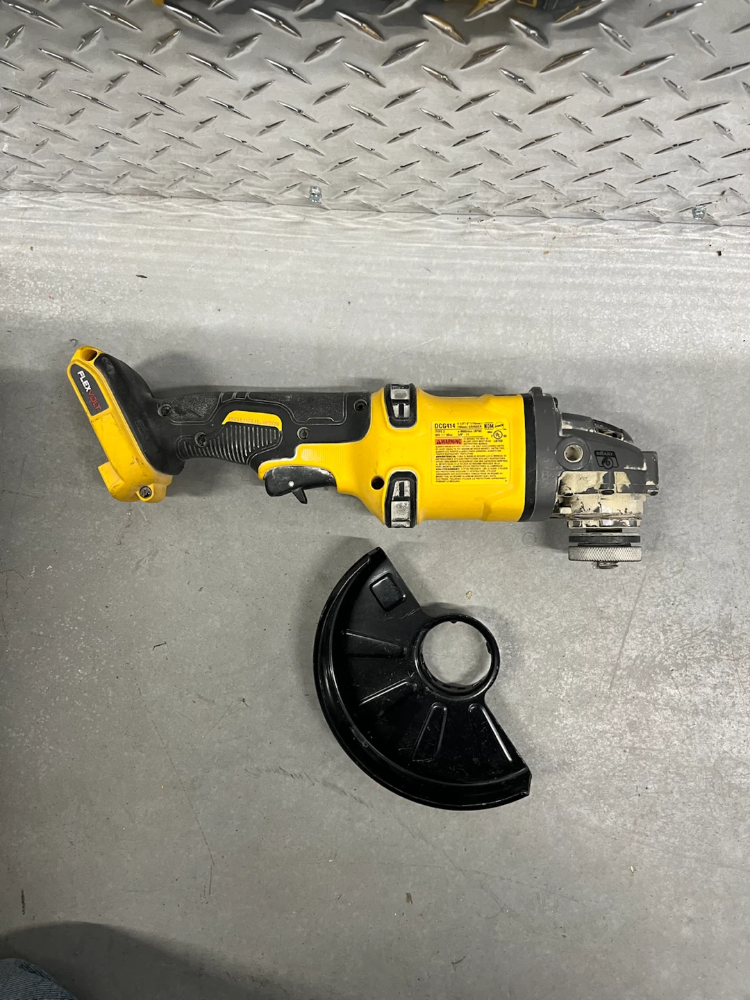 Dewalt DCG414 Grinder - 4-1/2" (115mm) - photo 2