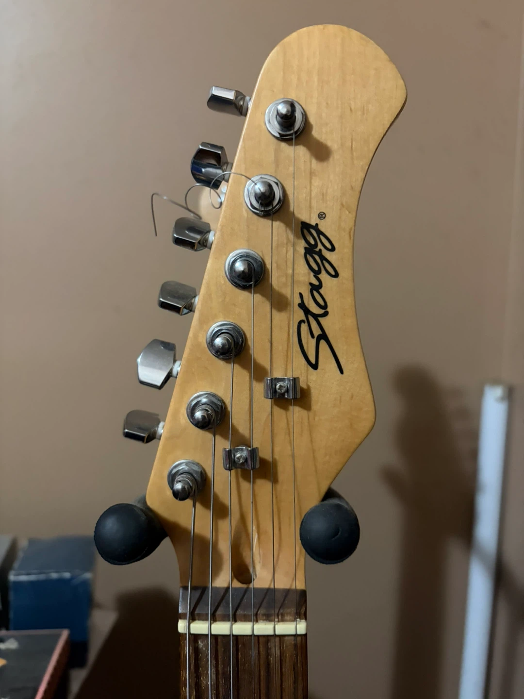 Stagg electric strat-style guitar - photo 2