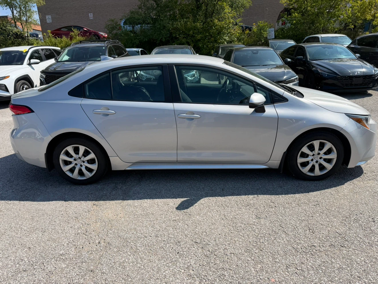 2024 Toyota Corolla LE Sedan - photo 3