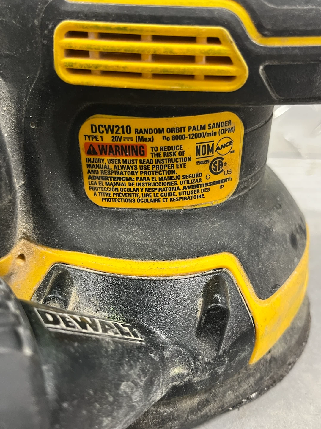 DEWALT DCW210 Random Orbit Palm Sander - photo 3
