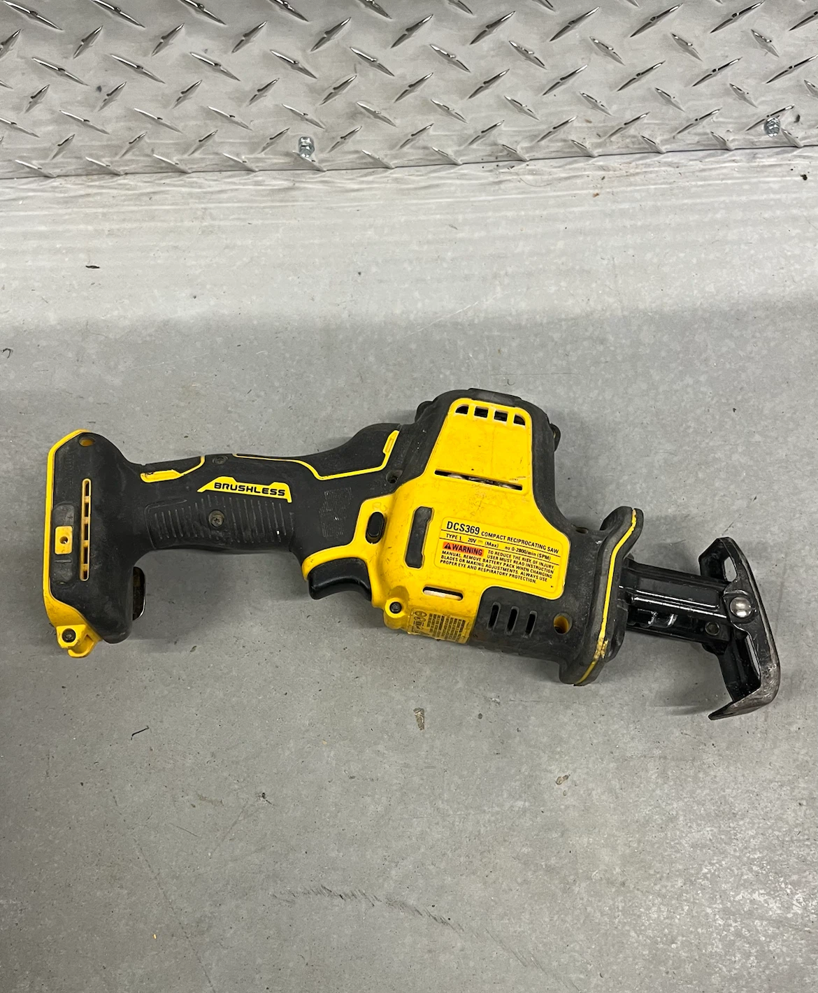 DEWALT DCS369 20V MAX Compact Reciprocating Saw - photo 2