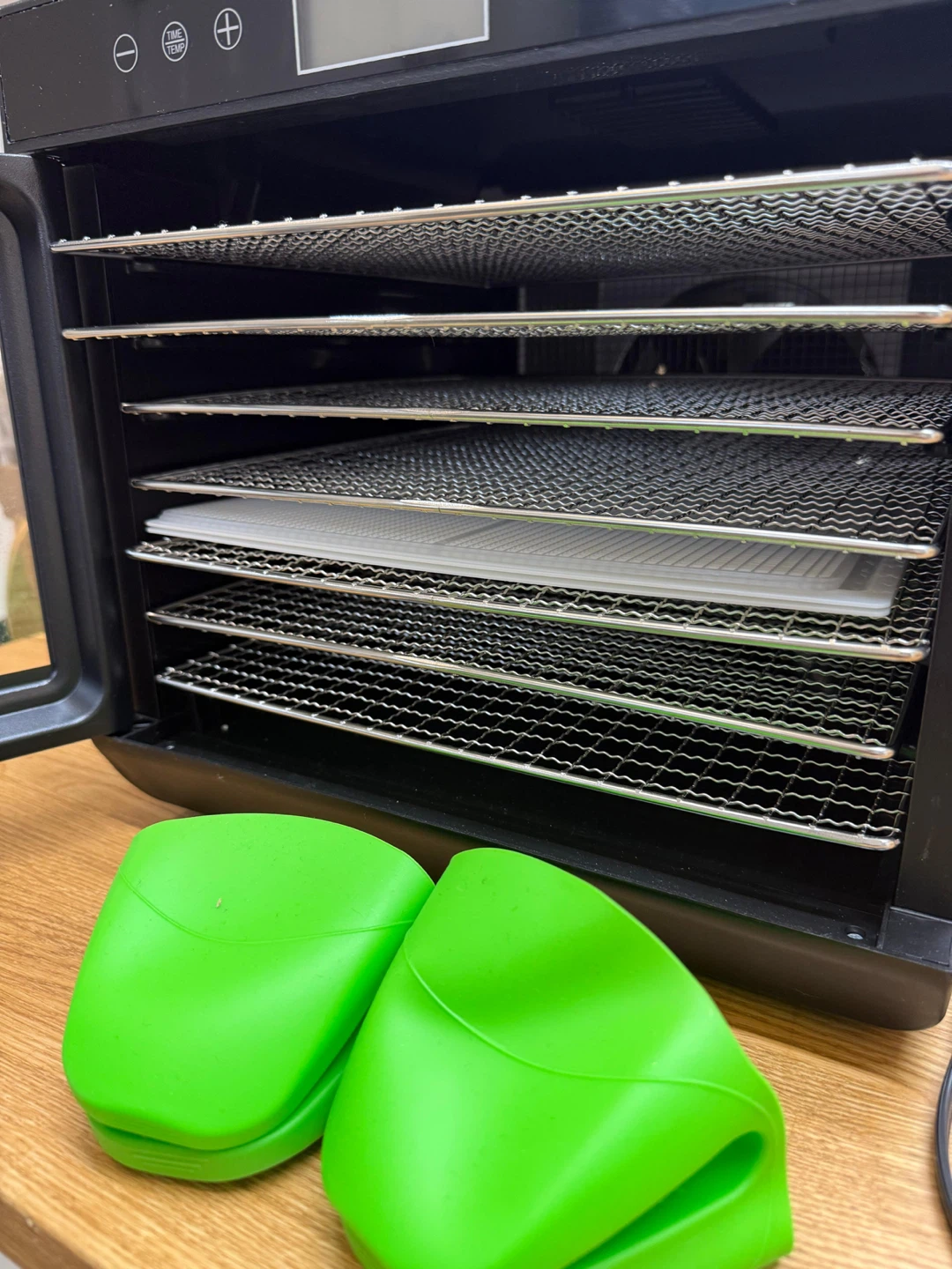 Magic Mill Food Dehydrator - photo 3