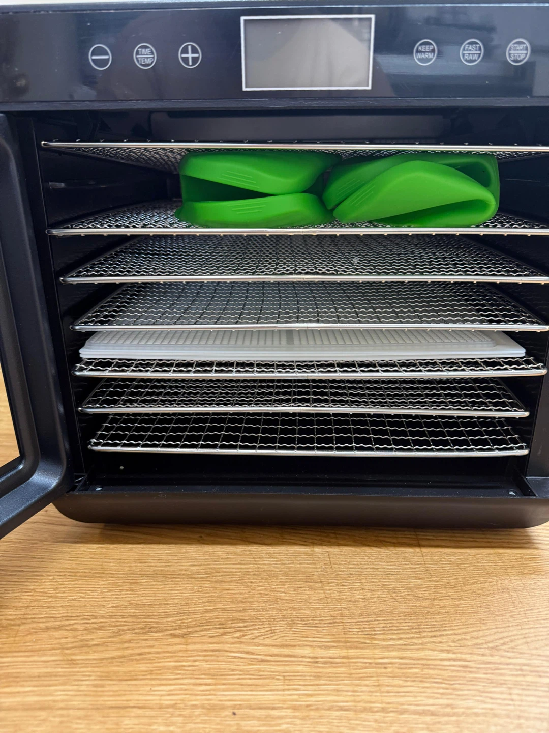 Magic Mill Food Dehydrator - photo 5