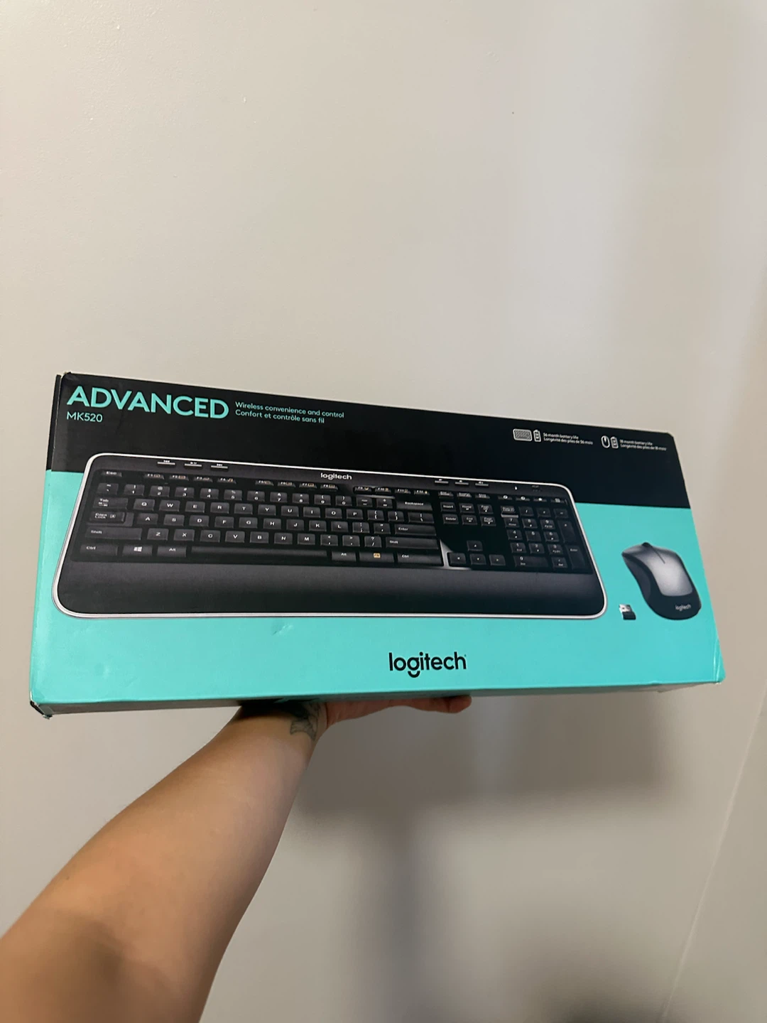 Logitech MK520 Wireless Keyboard & Mouse Combo – New