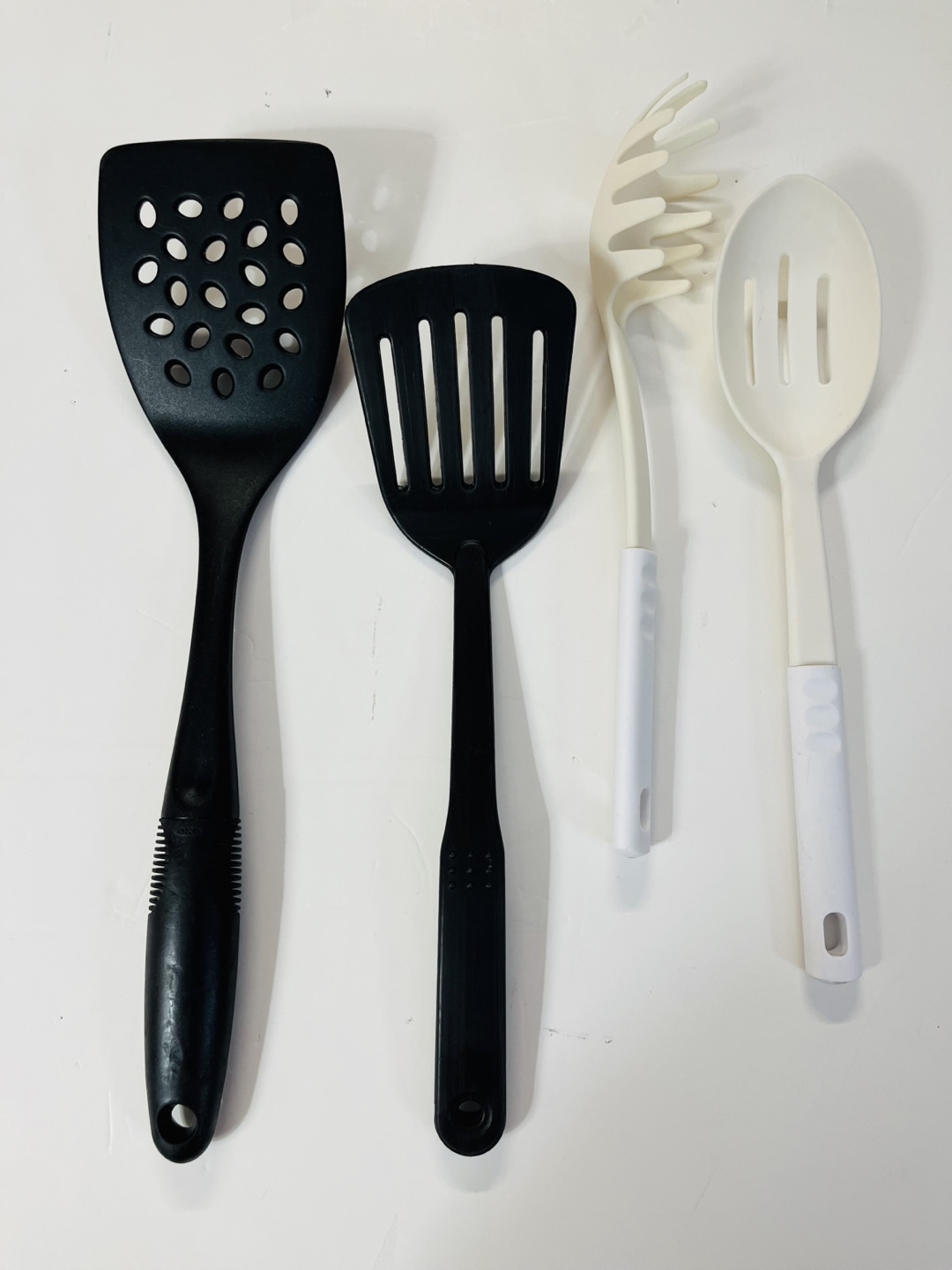 Set of 4 Kitchen Utensils - Spatulas and Spoon