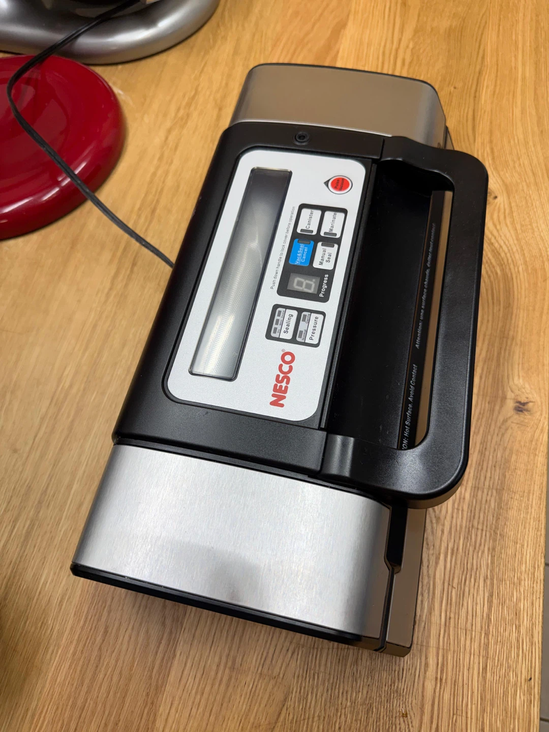 NESCO Vacuum Sealer - photo 2