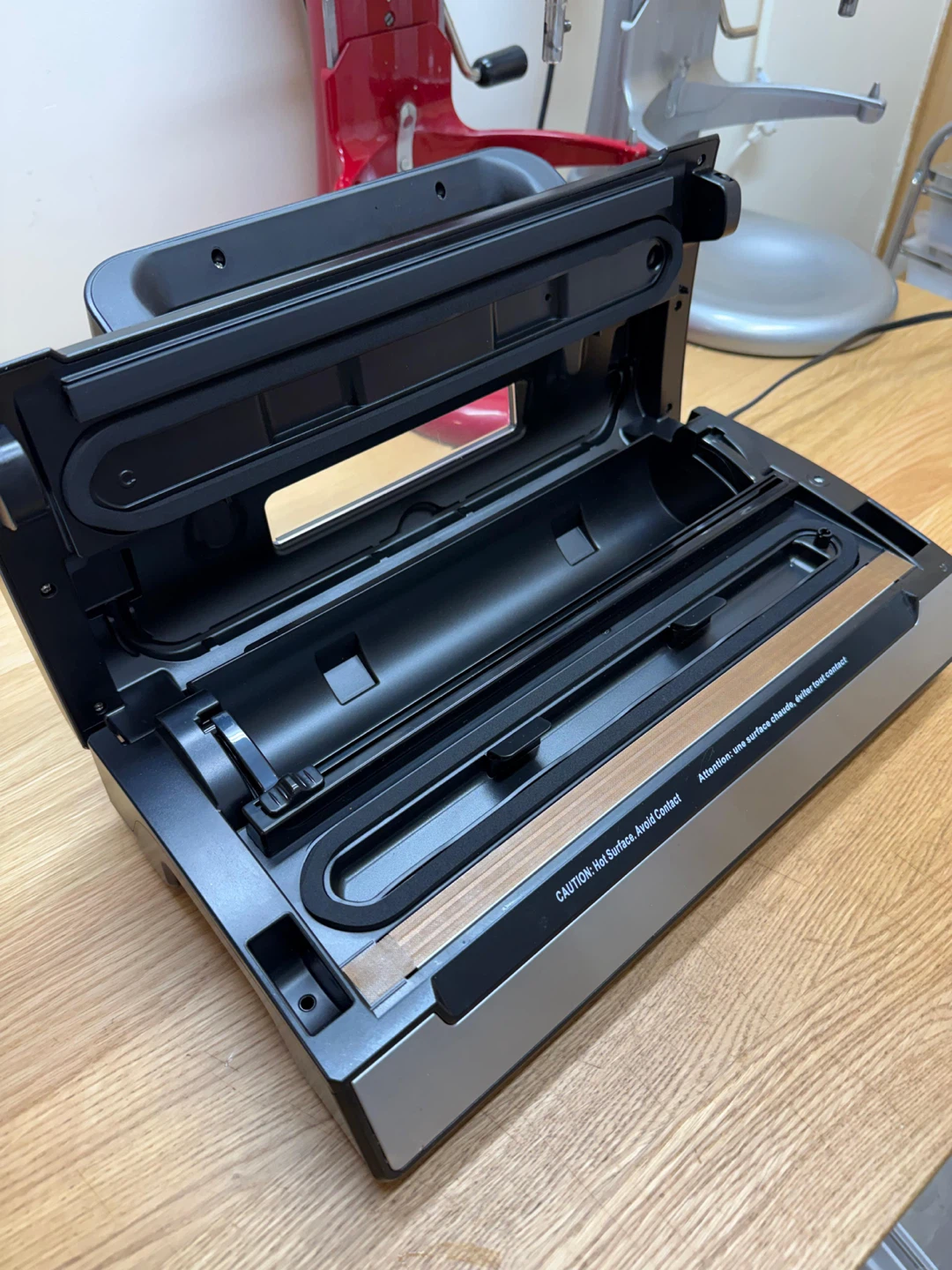 NESCO Vacuum Sealer - photo 3