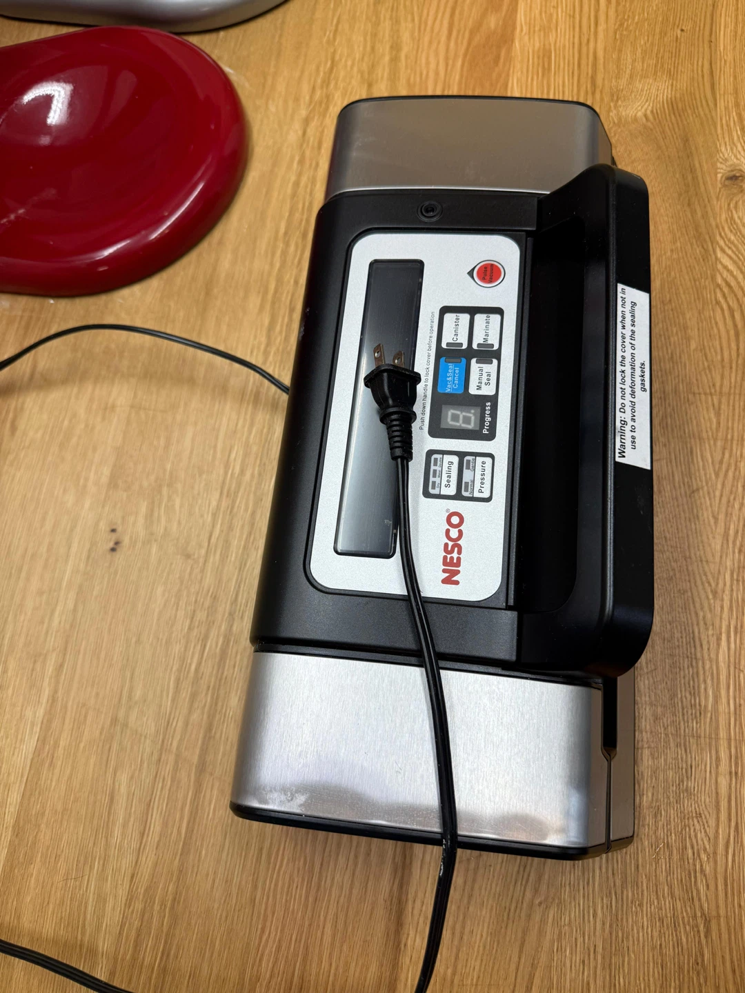 NESCO Vacuum Sealer - photo 4