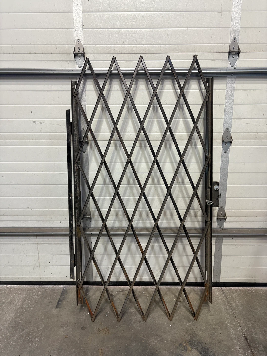 Accordion Security Gate - photo 2