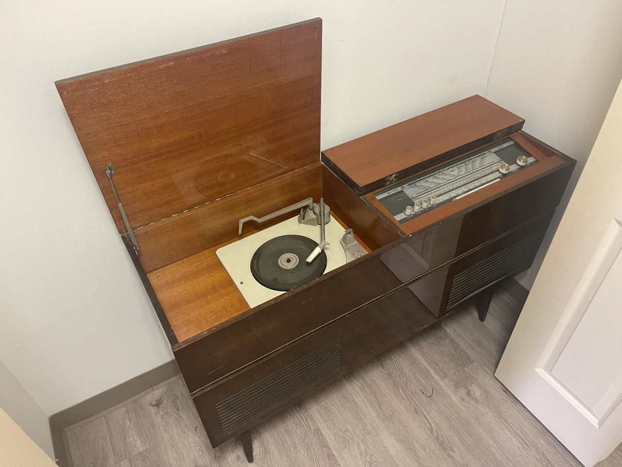 German-made Kuba Imperial stereo console $25 - photo 3