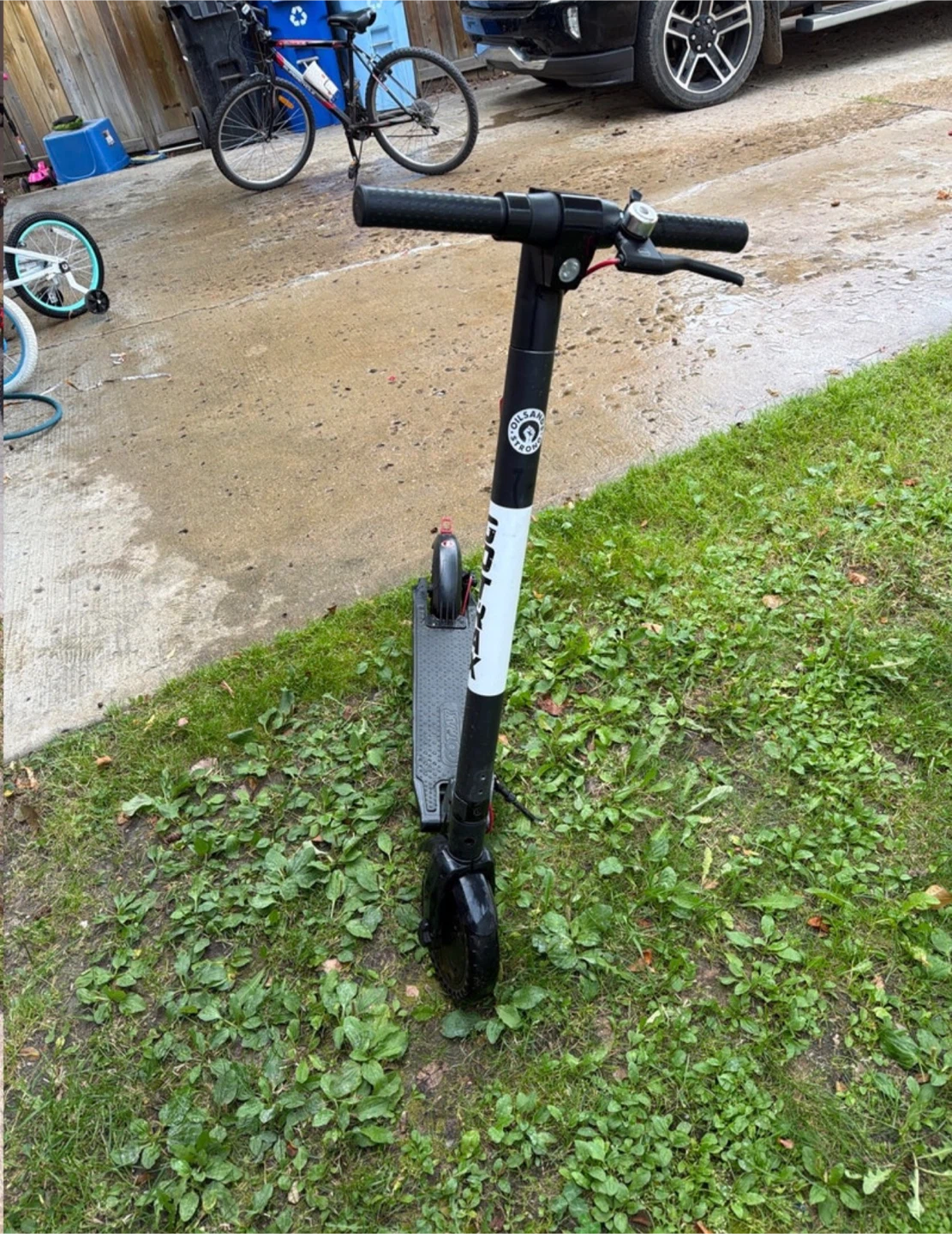 Gotrax Electric Scooter broken - photo 2