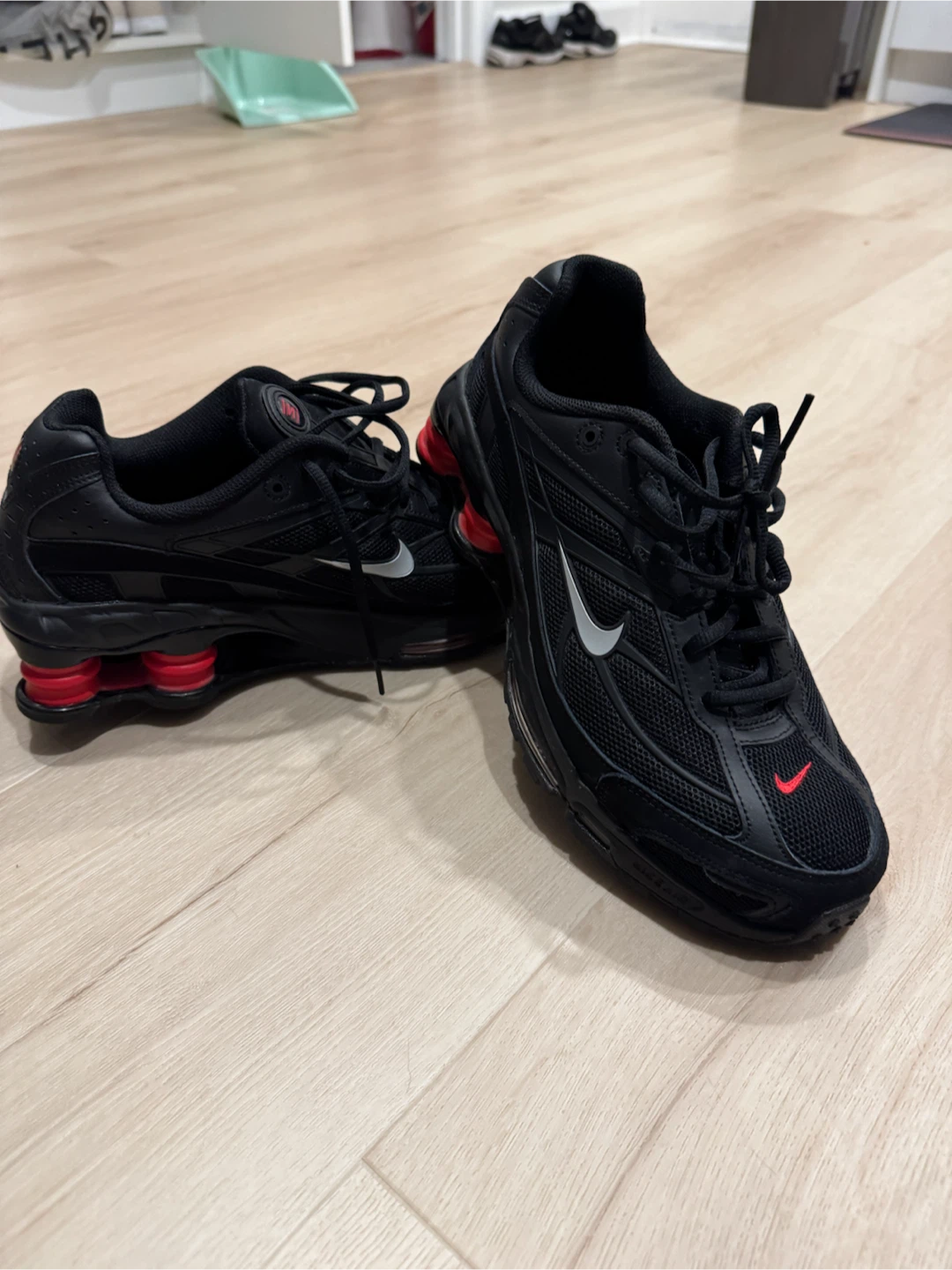 Nike Shox Sneakers - photo 4