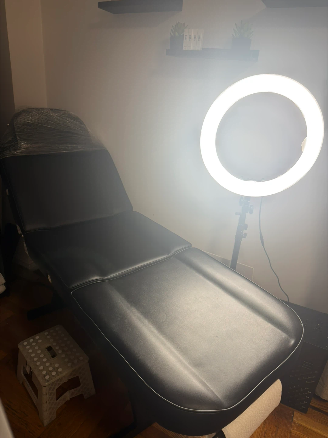 Black Tattoo/Massage Bed - photo 2