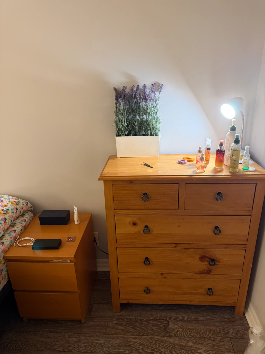Wooden Dresser with 5 Drawers